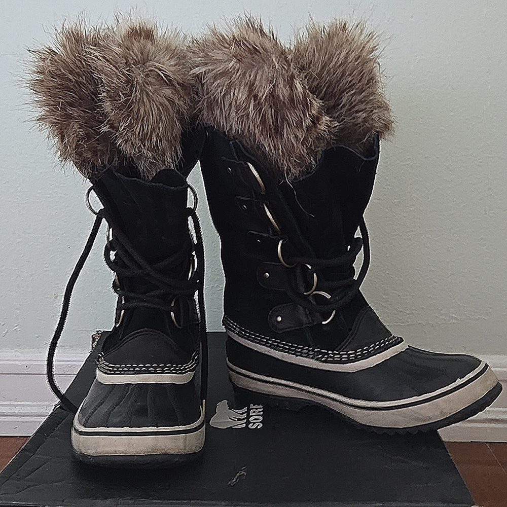 Sorel Black Boots with Brown Faux Fur Trim